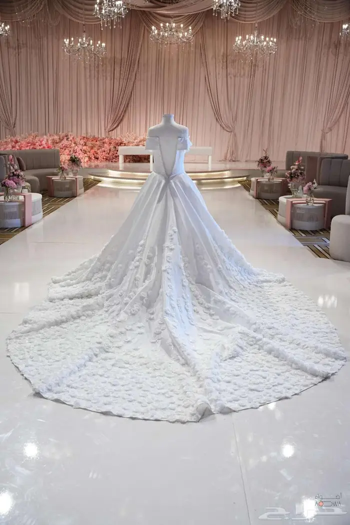 Eman AlAjlan Fashion فستان عرس شبه الجديد للبيع ب18000 ريال 0