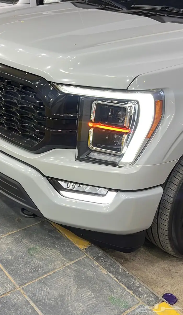 اسطبات وكشافات فورد F150 لاريت LARIAT 1