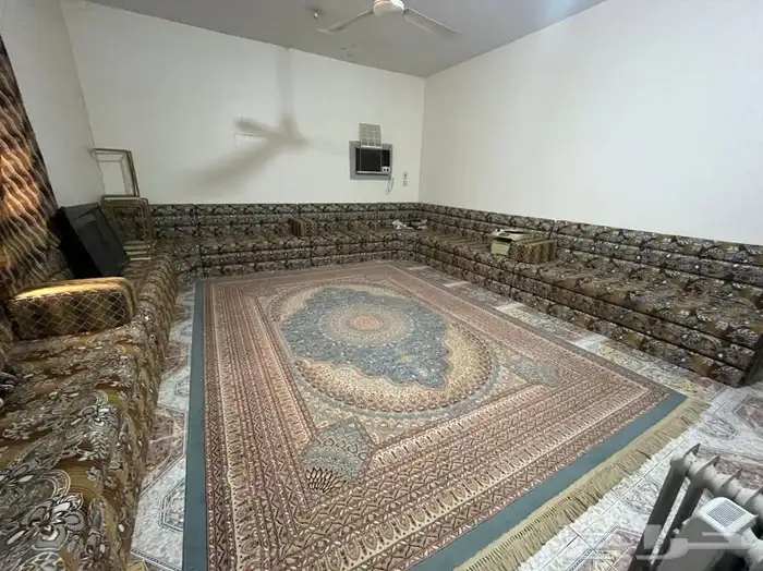 كنب نظيف والسفنج قوي شرط 1