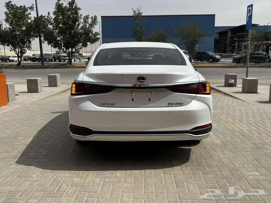 لكزس ES 250 AA 2025 3