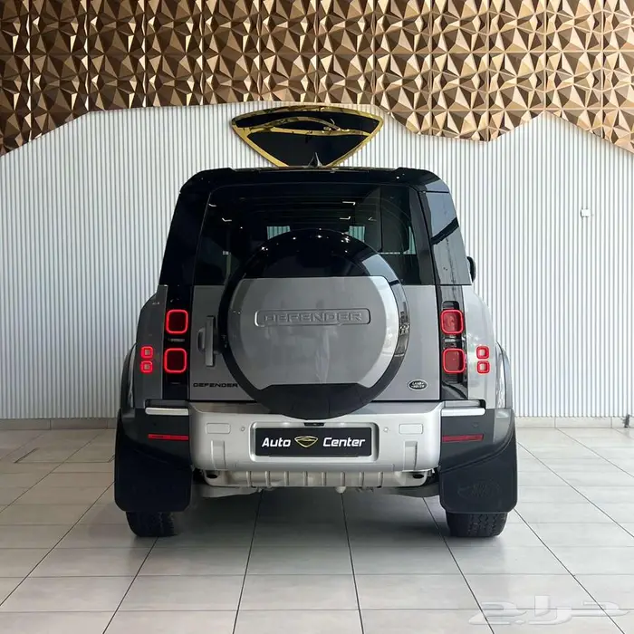 LAND ROVER DEFENDER 90 SE P300 2023 GREY 3