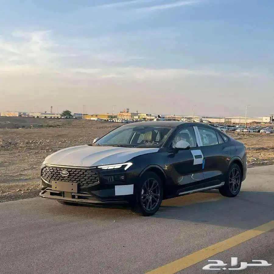 فورد تورس ترند 2025 لون رمادي 2