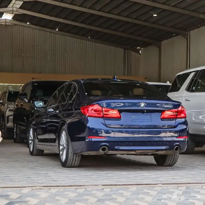 بي ام دبليو 520i 2020 4