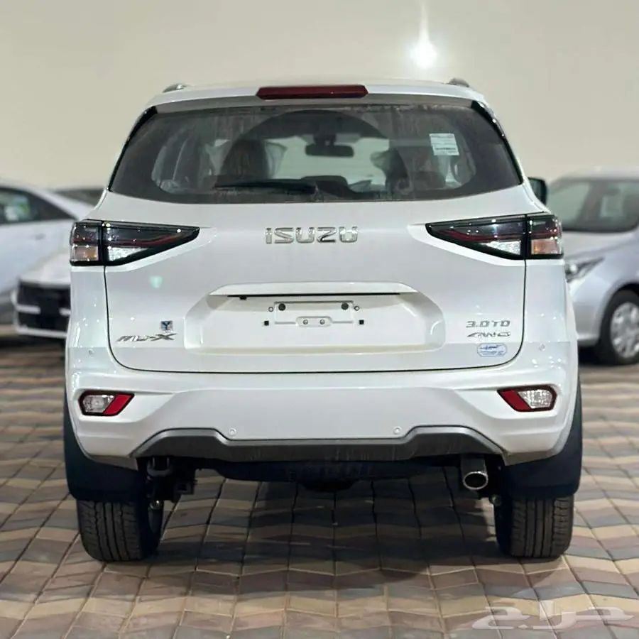 ايسوزو MUX 2024 4