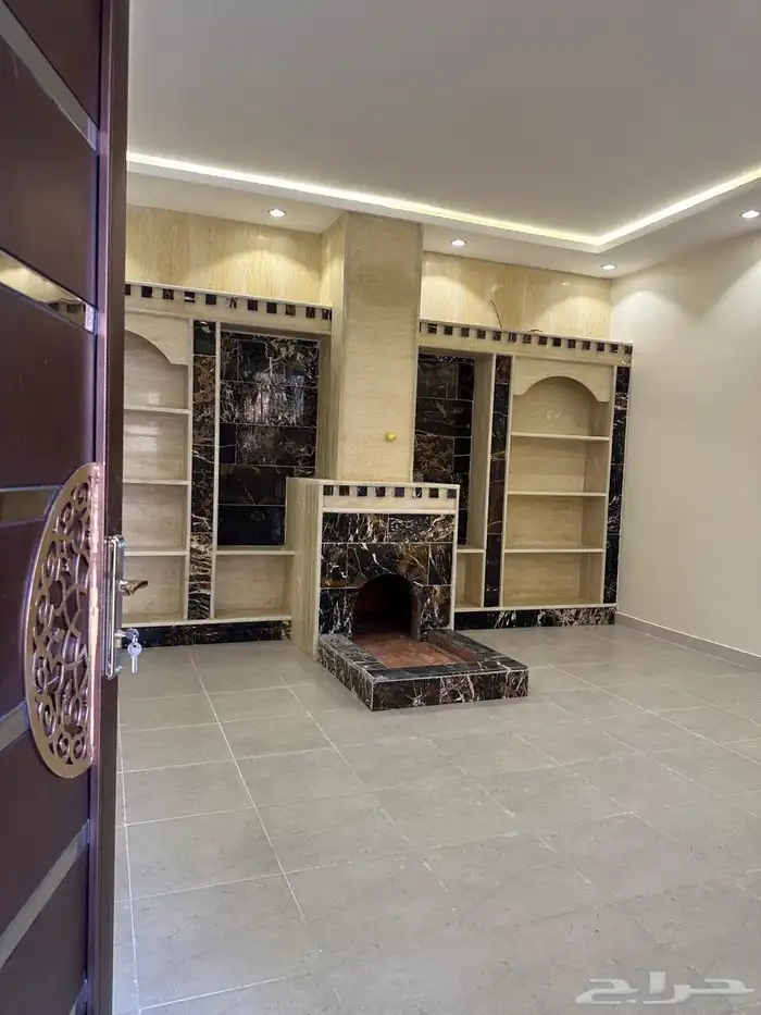 دور في عماره للبيع حي البوادي تبوك 3