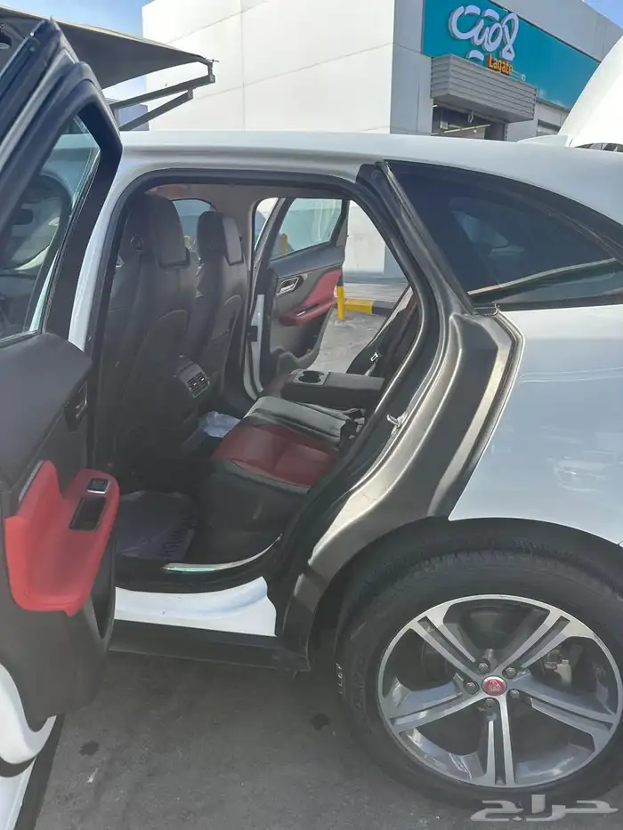 جاكوار E-pace 4