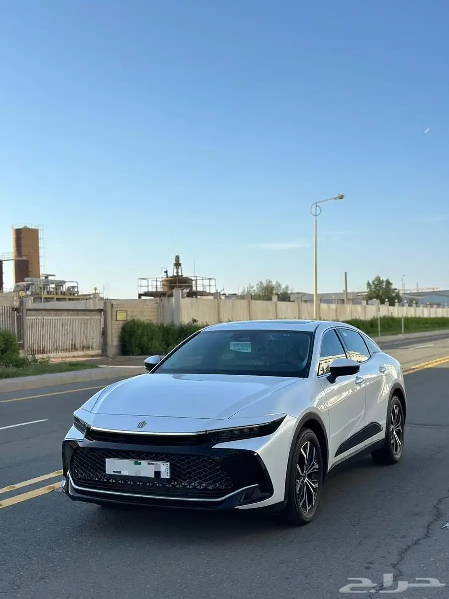 تويوتا كراون بريميوم 2023 2