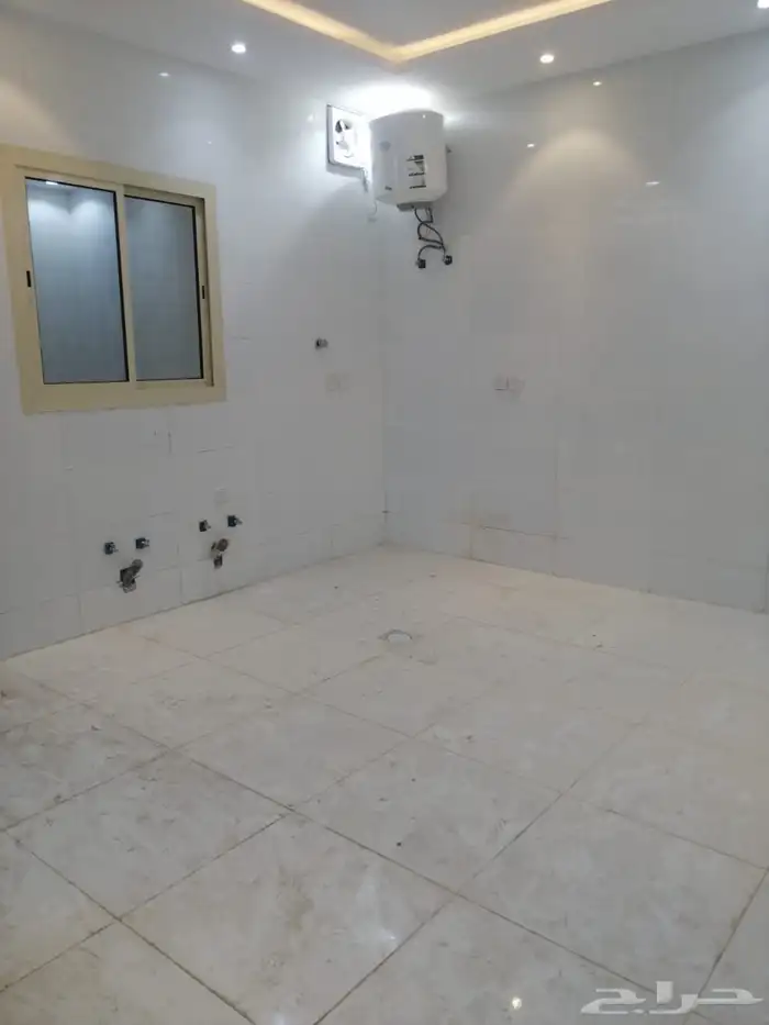 للبيع دور سكني تأسيس دورين وملحق حي الدفاع 6