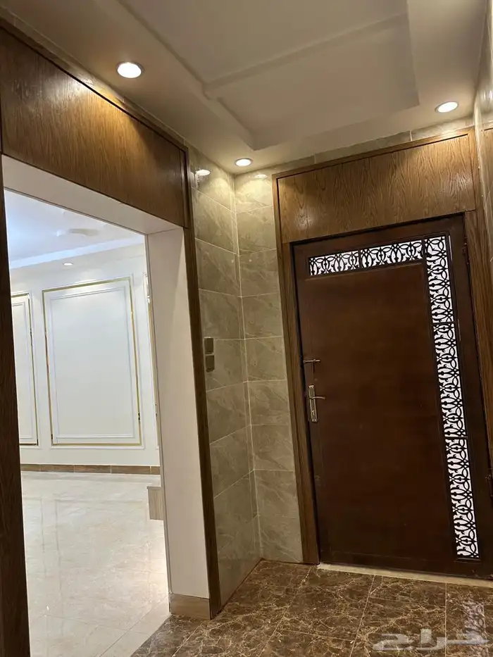 دور في عماره للبيع حي البوادي تبوك 8