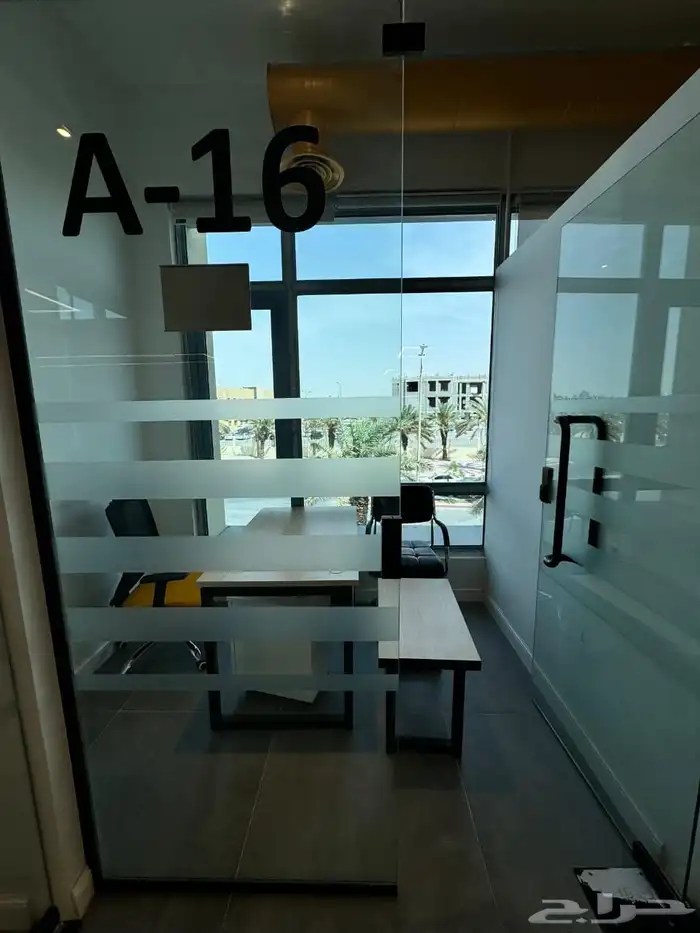 مكاتب مؤثثة جاهزه للتاجير يمكن استخراج تراخيص عليها 0