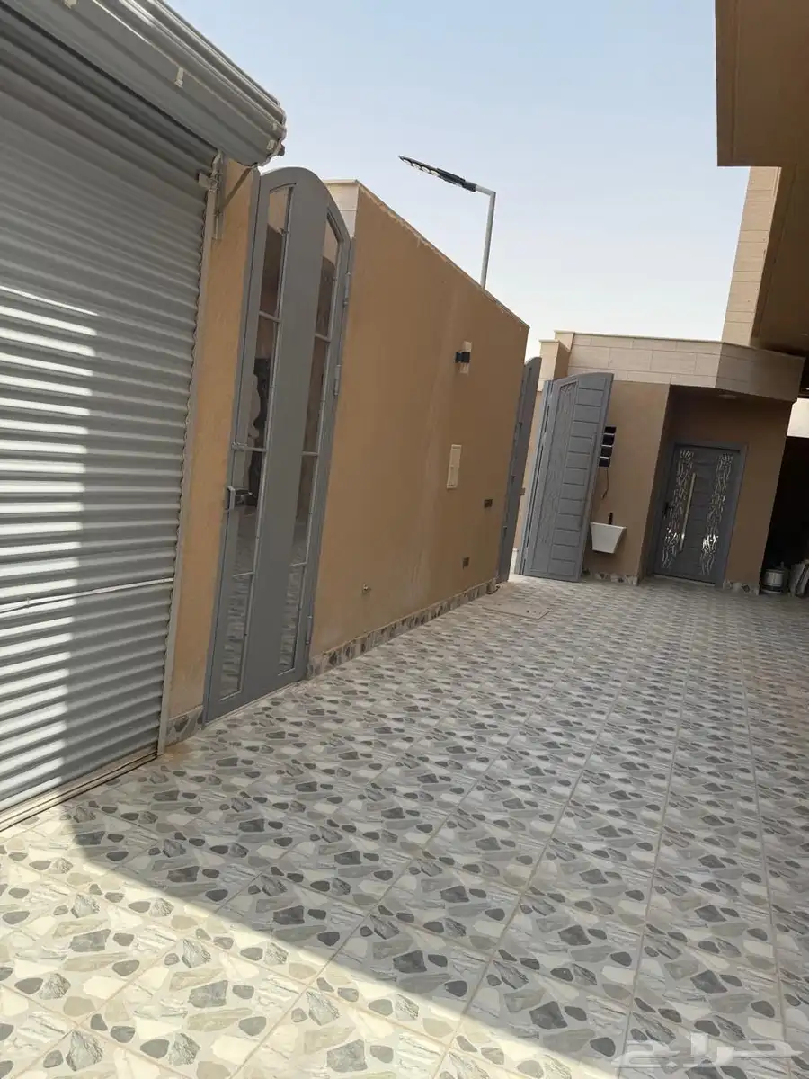 فيلا للإيجار الرياض حي المهدية 20