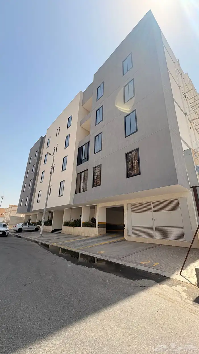 شقة فاخرة للبيع في حي الشوقية 0