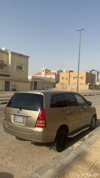 انوفا 2007 للايجار . 2