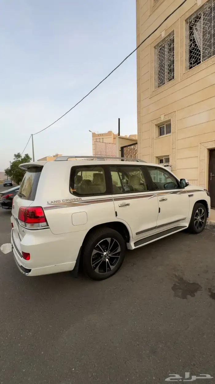 لاند كروزر 2017 فل كامل 0