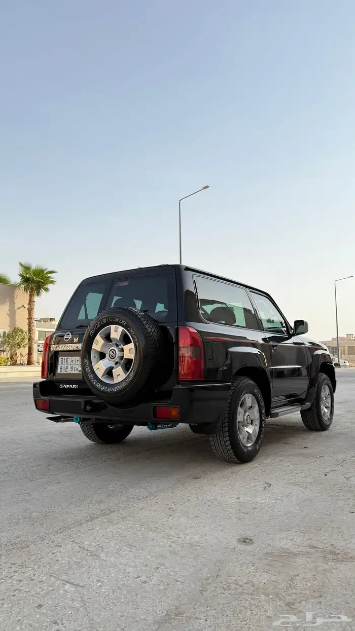نيسان فتك ربع اسود 0