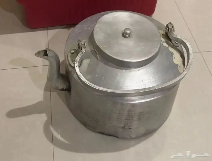 ابريق كبير الامنيو اصلي وثقيل 1