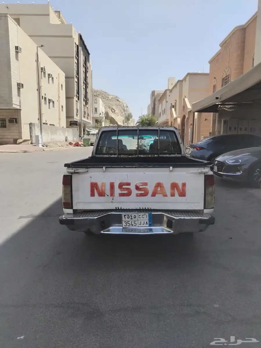 نيسان ددسن 2001 2