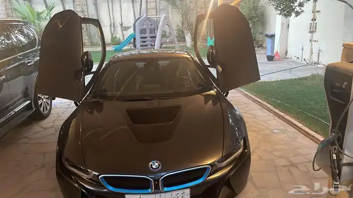بي ام i8 8