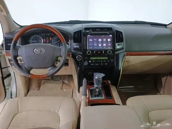 تويوتا لاندكروزر 2014 GXR v8 سعودي 10