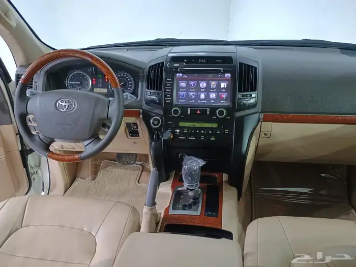 تويوتا لاندكروزر 2014 GXR v8 سعودي 13