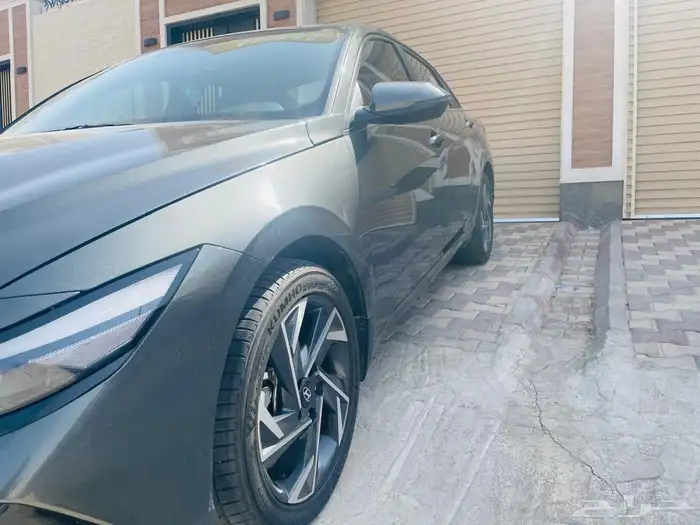 Elantra ( 1.6 Comfort) model 2024 for Sale 4