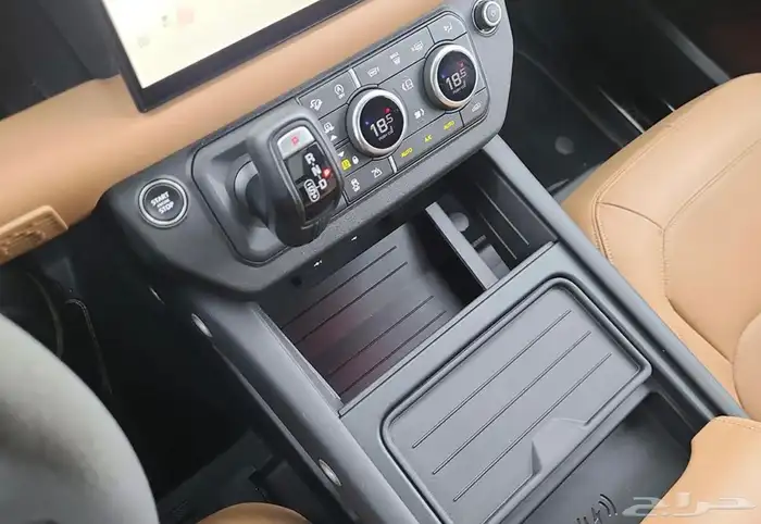 ديفندر 2023 داخليه جملي 110 V8 6