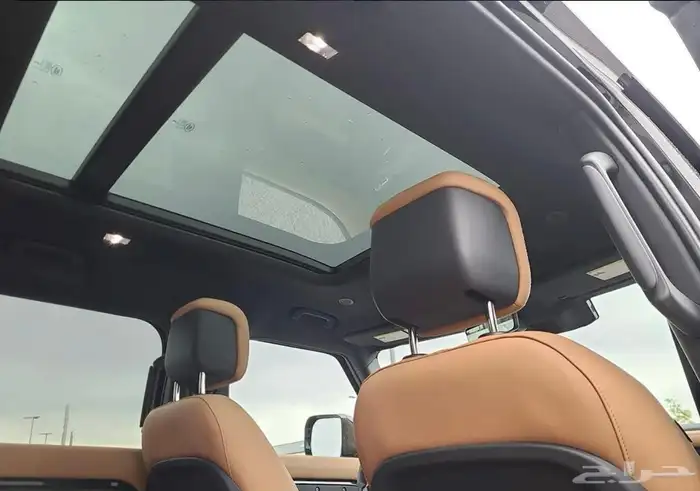 ديفندر 2023 داخليه جملي 110 V8 10