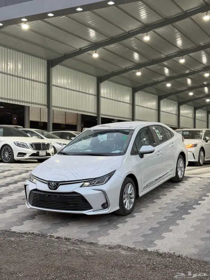 تايوتا كورولا 2025 اصفار XLi 2.0 مطور السعر 79900 2
