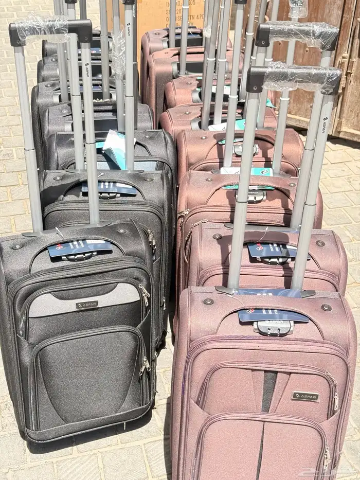 شنطه ترولي مقاس 20 انش توضع في درج الطائره 0