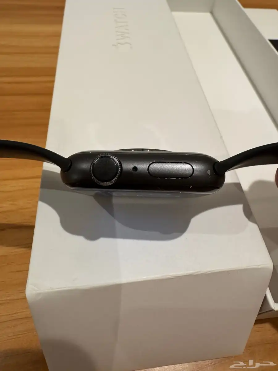 للبيع ساعة ابل   Watch Series 4 في رابغ 1