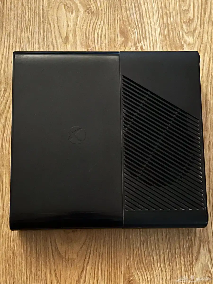 للبيع جهاز Xbox 360 ويد و12 شريط 0