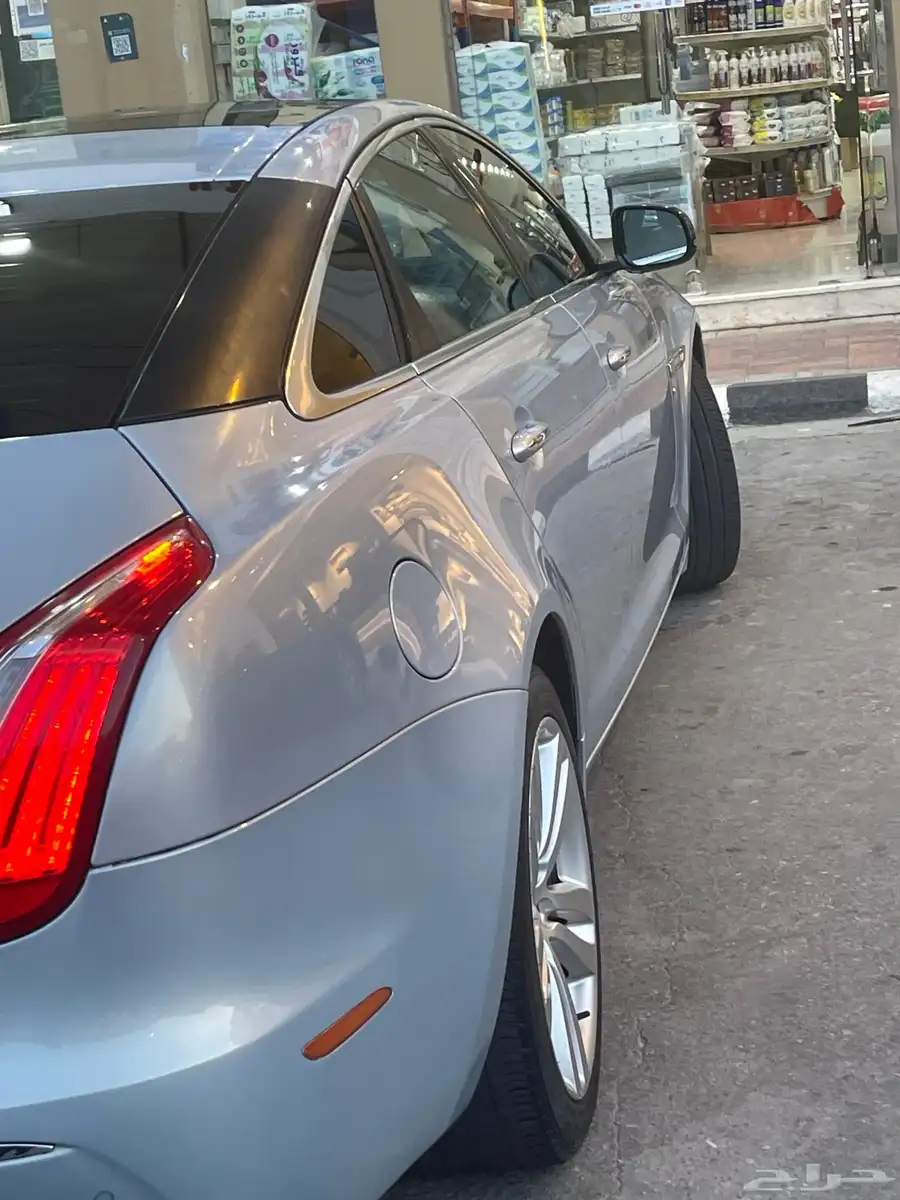 جاكوار xj 5