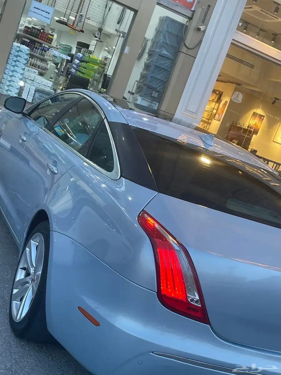 جاكوار xj 1