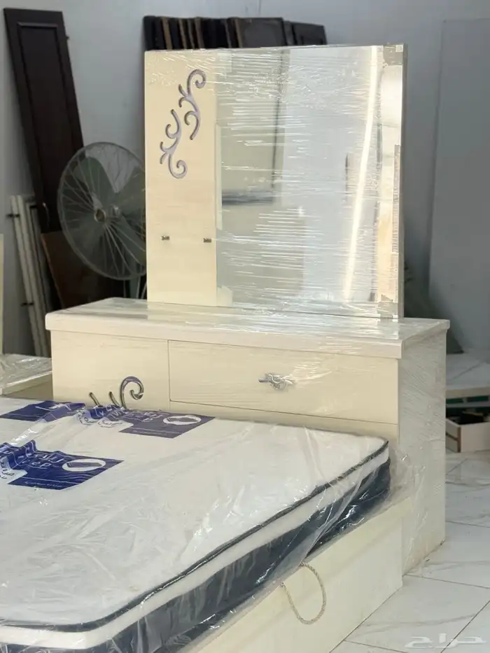 king size Classical bedroom set 2