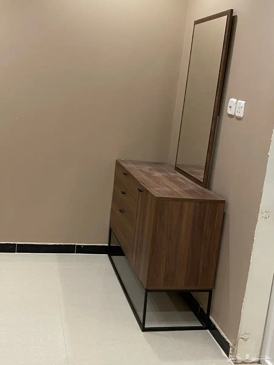 غرفة نوم للبيع مستخدمه 5شهور 1