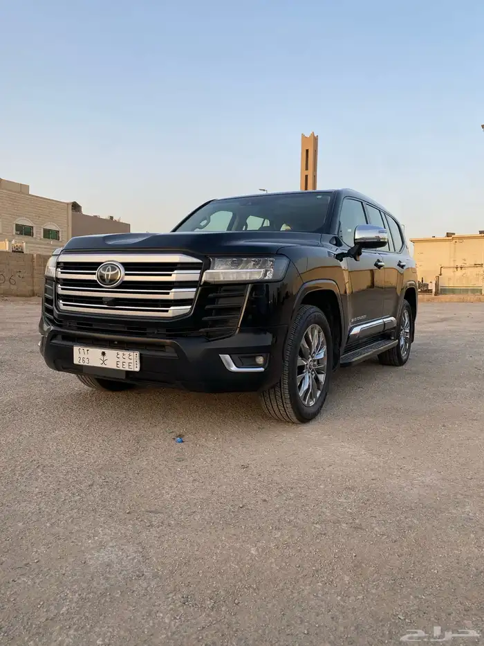 لاندكروزر GX.R L5 مودل 2022 نضيف 0