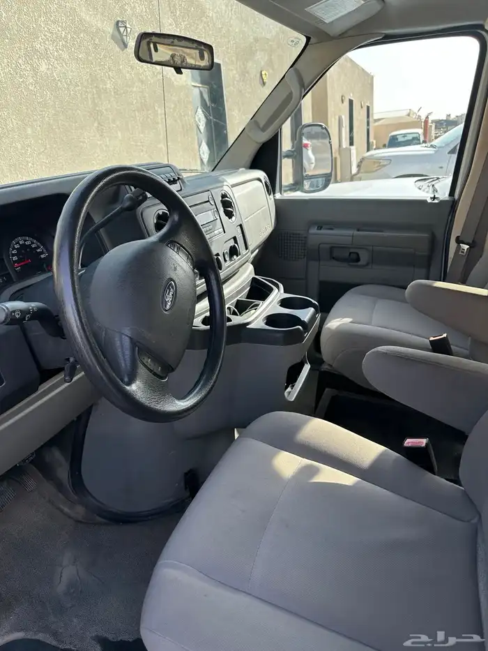 فان فورد E350 مخزن ممشى قليل 5