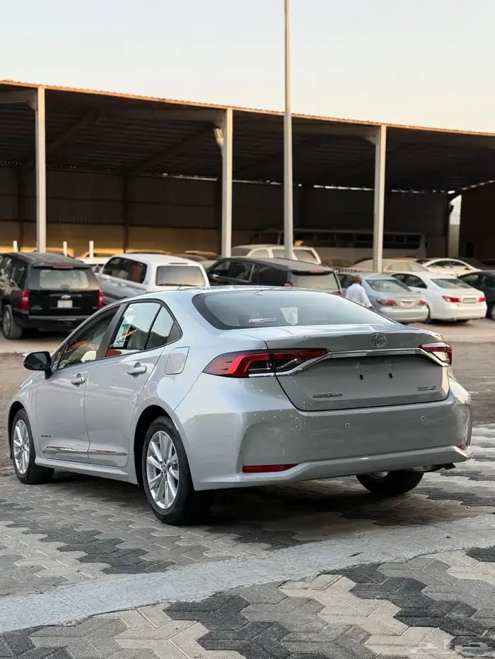 تايوتا كورولا 2025 اصفار XLi 2.0 مطور السعر 79900 14