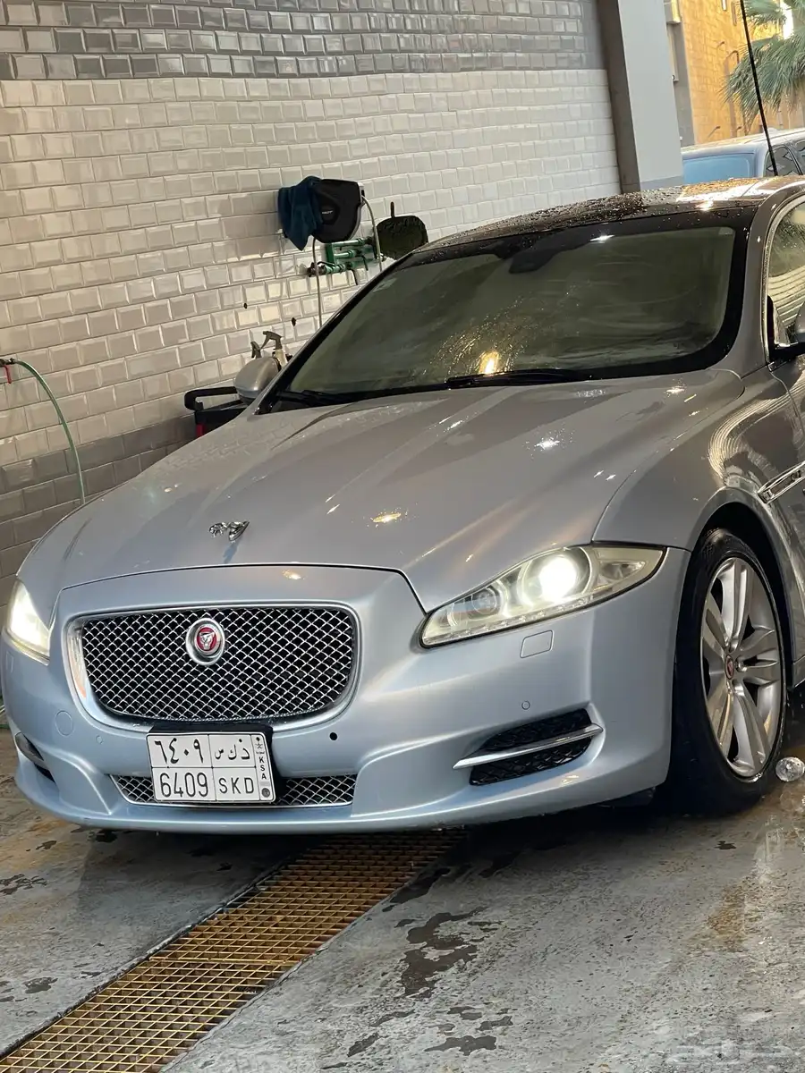 جاكوار xj 15