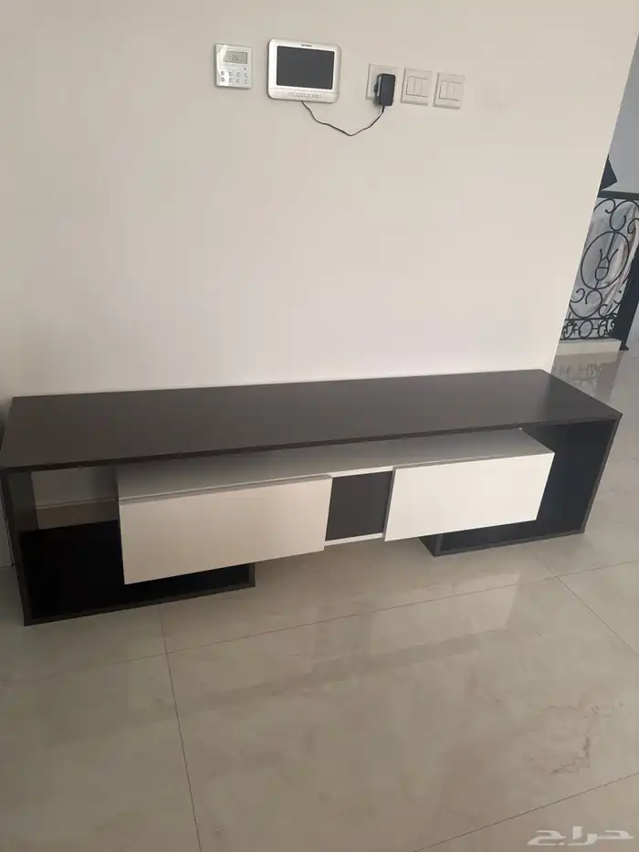 طاولة تلفزيون 0