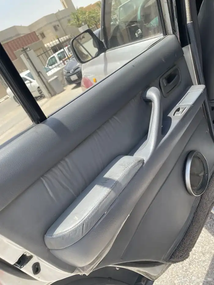 لاندكروزر VXR فل كامل 1993 19