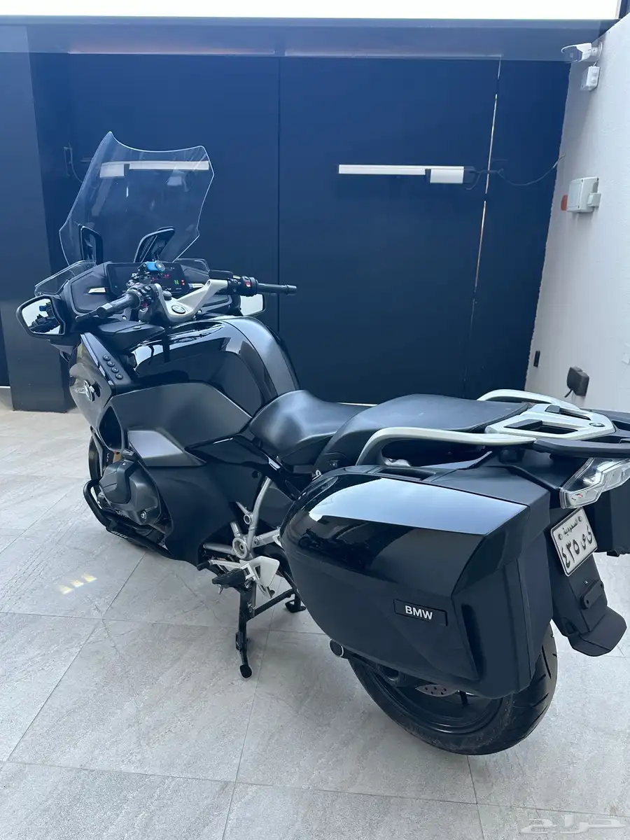 BMW 2022 R1250 RT triple black 3