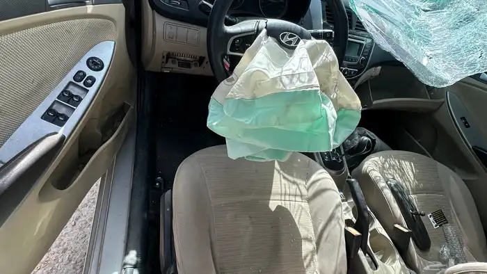 هونداي اكسنت 2016 تشليح 6