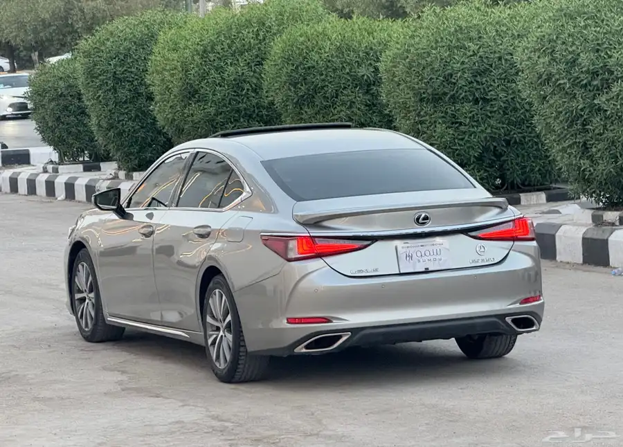 لكزس Es350 موديل 2020 شرط ممشى قليل 4