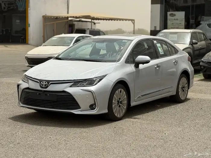 تويوتا كورولا 2025 فل ماكينة 2000cc 2