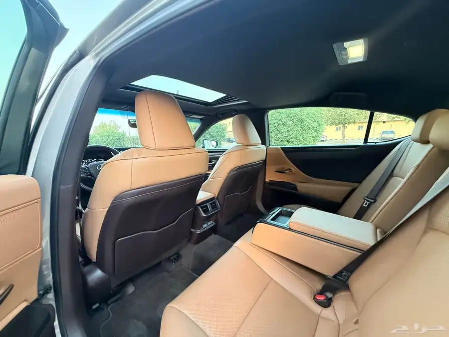 لكزس Es350 موديل 2020 شرط ممشى قليل 38