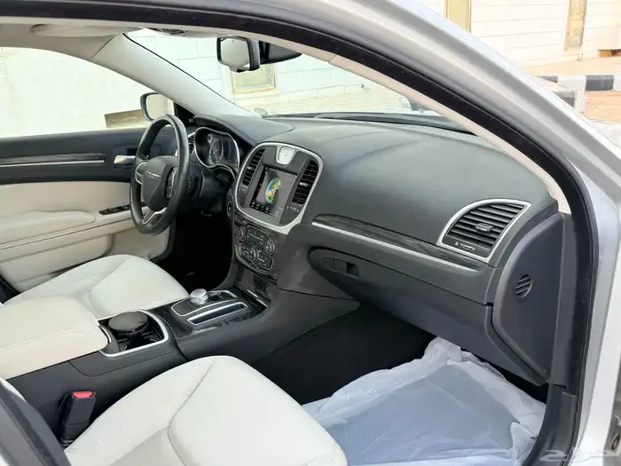 كرايزلر C300 لمتد موديل 2021 نظيف شرط 23