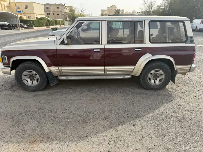 مطلوب داخليه مراتب سفاري 1997 لون بيج او عنابي كامله 0