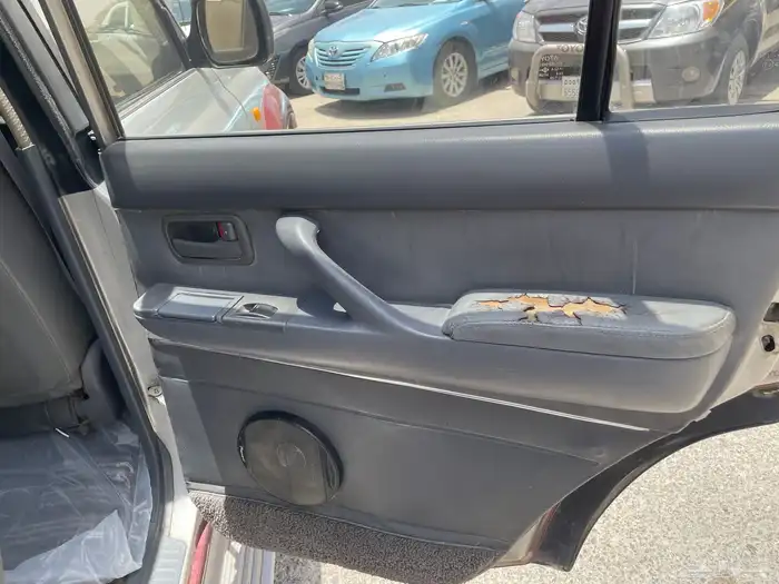 لاندكروزر VXR فل كامل 1993 21