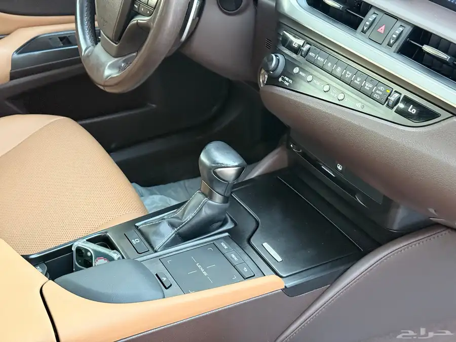لكزس Es350 موديل 2020 شرط ممشى قليل 25
